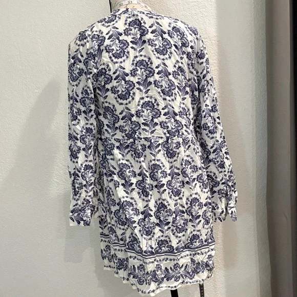 LOFT White and Blue Patterned Blouse - Picture 5 of 6